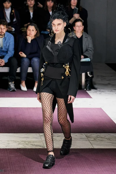 Look 17